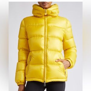 Moncler
Douro Down Puffer Jacket